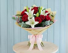 Букет цветов из:  Лилии и Розы в Янауле