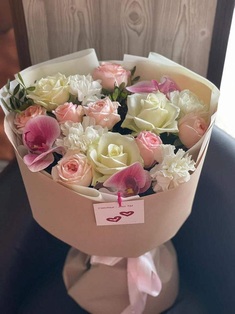 Букет цветов из: Орхидеи, Розы и Гвоздики в Янауле