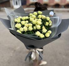 Букет Белые кустовые розы Солинеро в Янауле