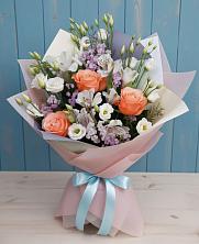 Букет цветов из:  Лизиантусы, Розы, Альстромерии и Гипсофила в Янауле