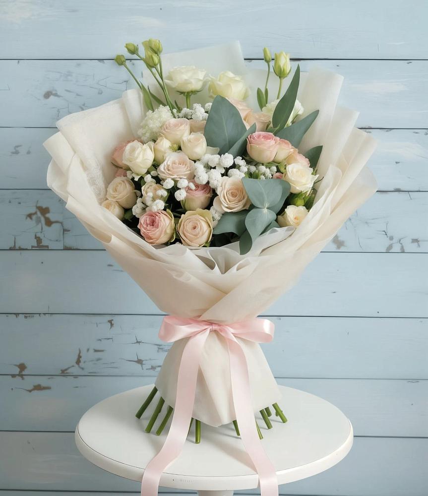 Букет цветов из: Розы и Лизиантусы в Янауле