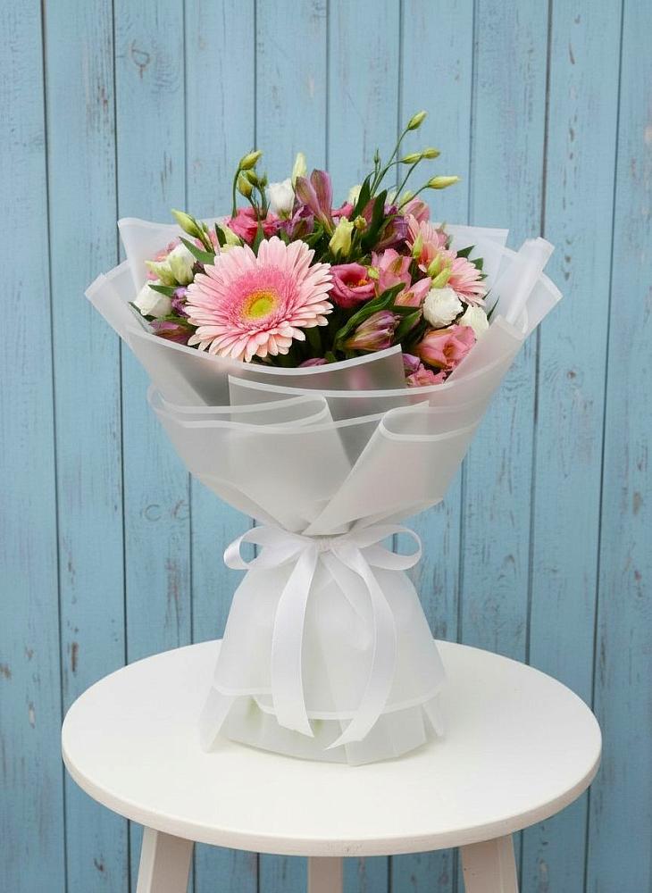 Букет цветов из: Герберы, Альстромерии и Лизиантусы в Янауле