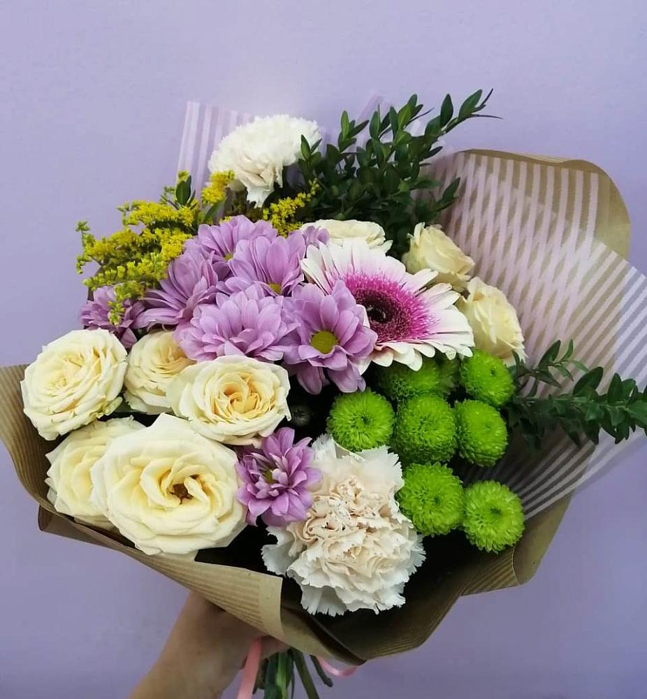 Букет цветов из: Хризантемы, Розы, Гвоздики и Герберы в Янауле