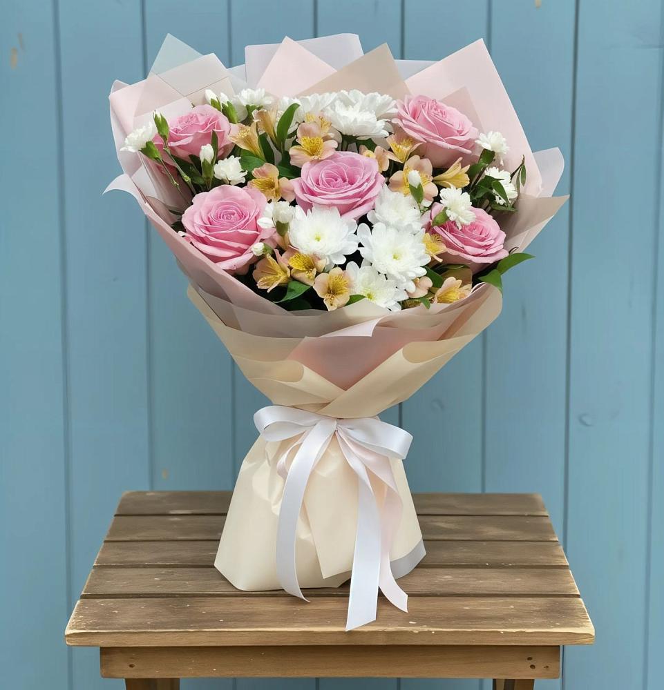 Букет цветов из: Гвоздики, Орхидеи и Розы в Янауле