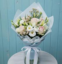 Букет цветов из:  Розы и Лизиантусы в Янауле
