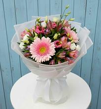 Букет цветов из:  Герберы, Альстромерии и Лизиантусы в Янауле