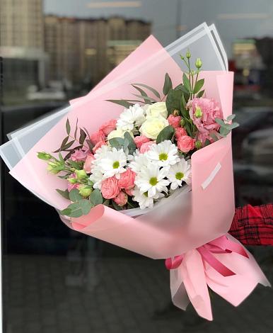 Букет цветов из: Розы, Лизиантусы и Хризантемы в Янауле